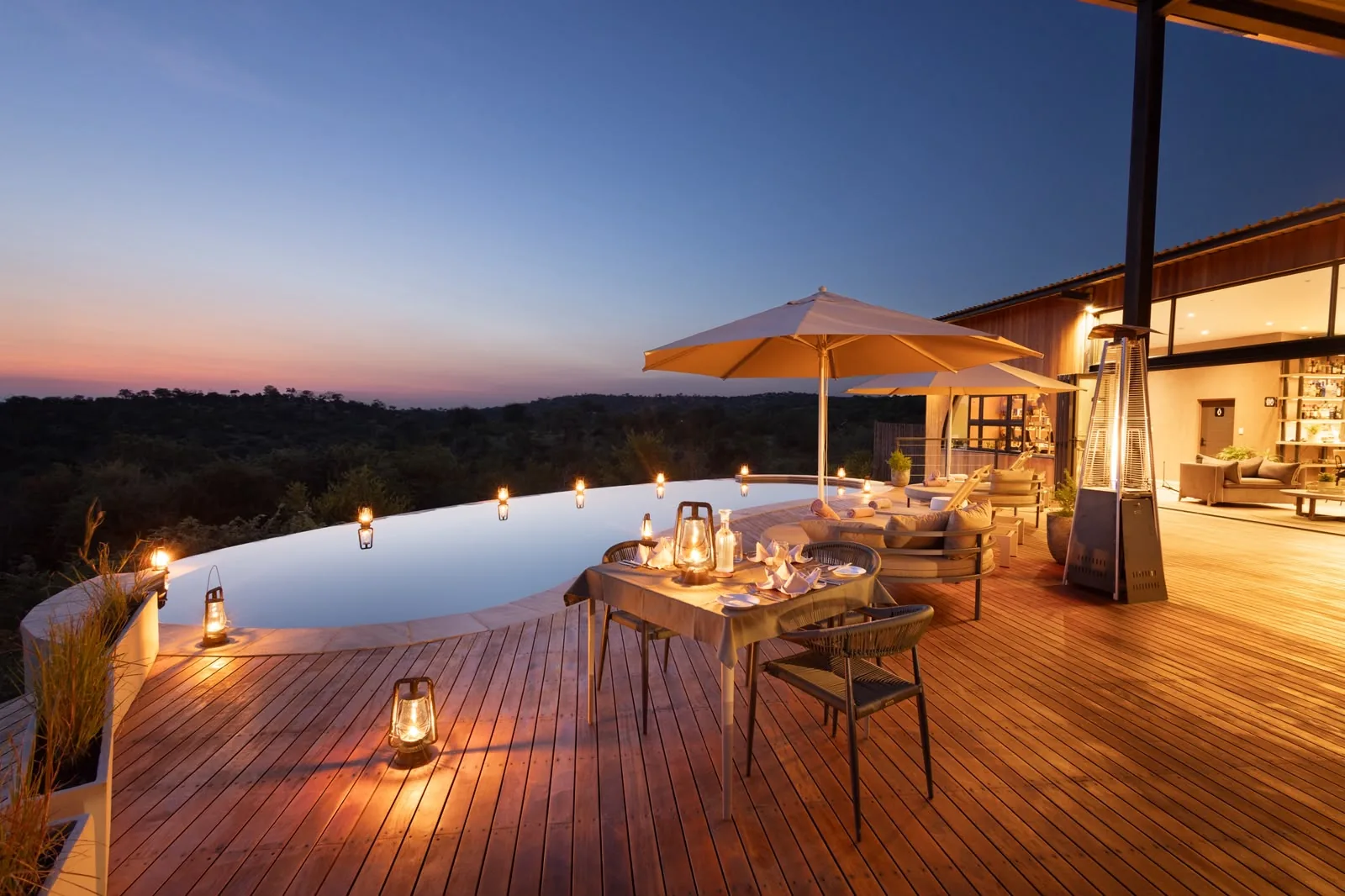 Dusk over the 18 On The Hill safari lodge and bushveld