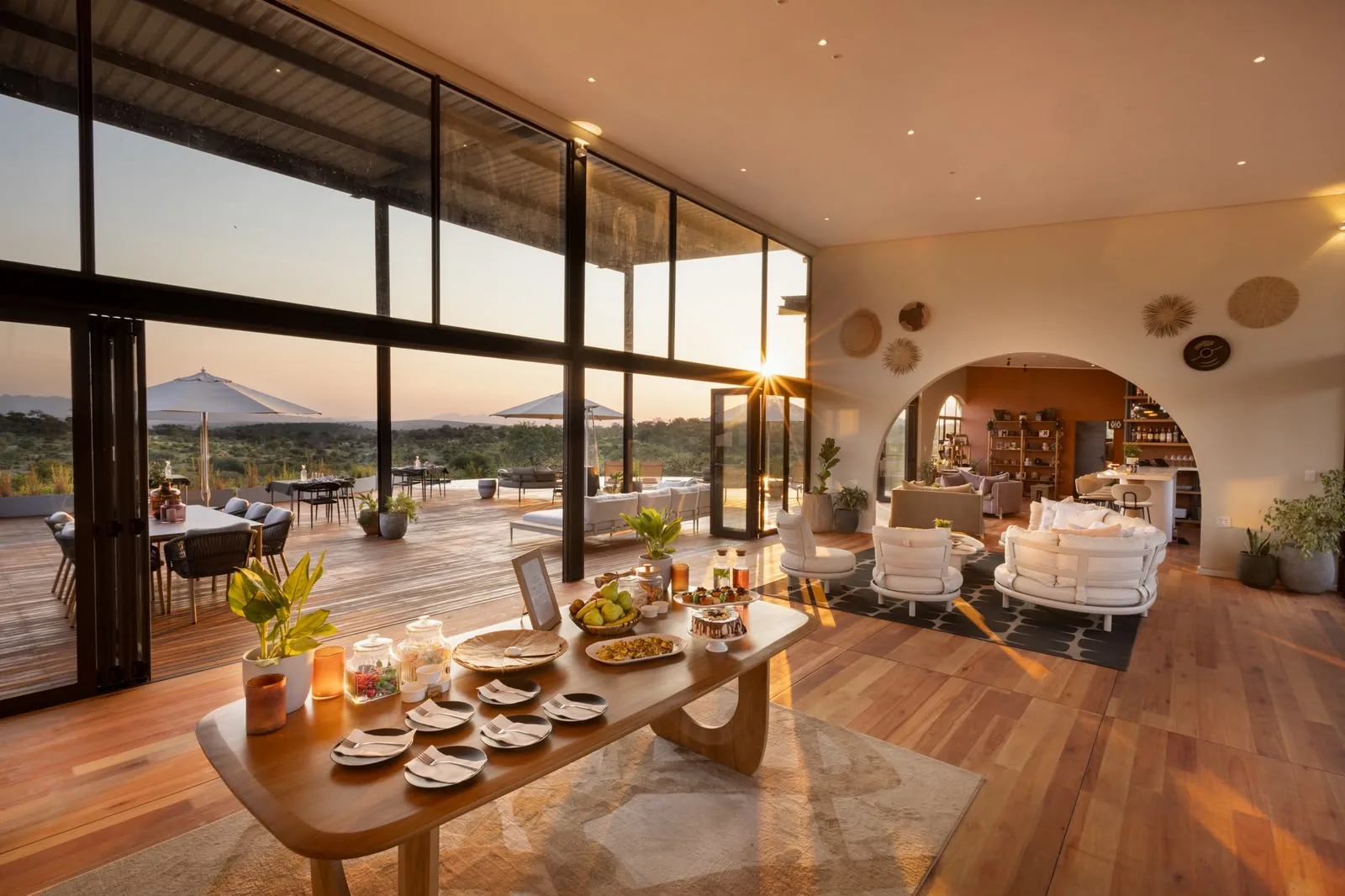 18 On The Hill dining and lounge interior