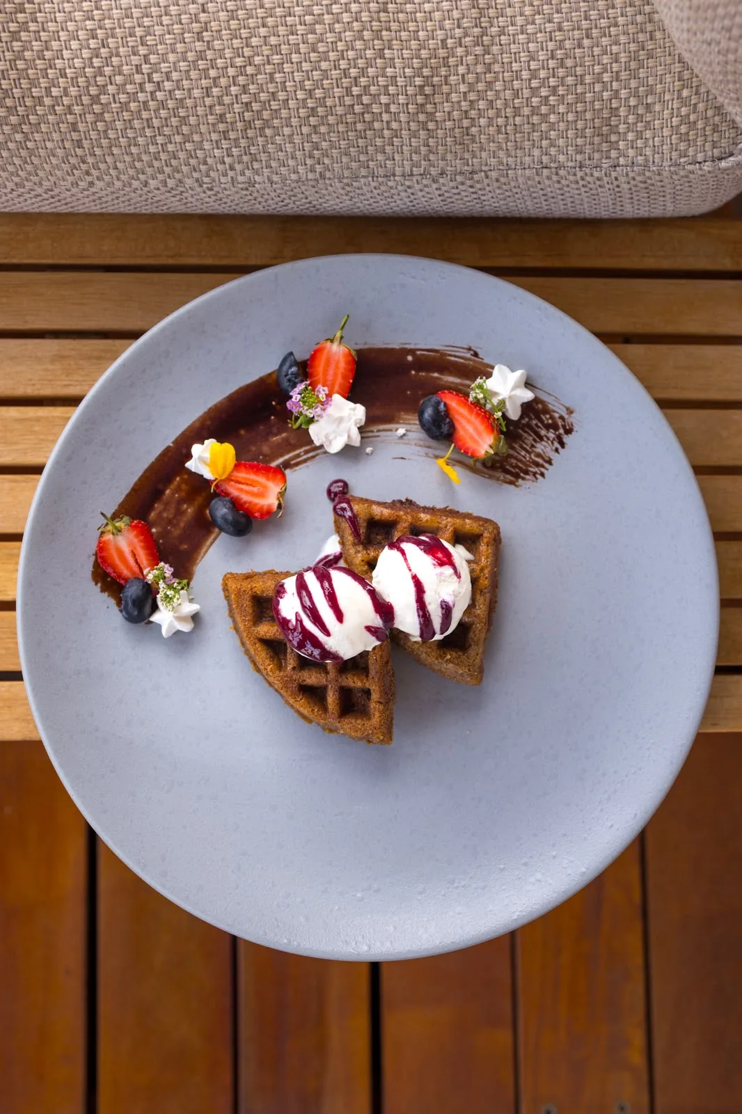 Plated kosher dessert